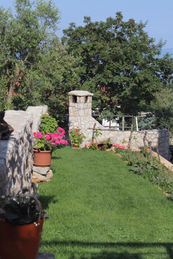 Apartments And Rooms With Parking Space Njivice, Krk - 5458 Εξωτερικό φωτογραφία