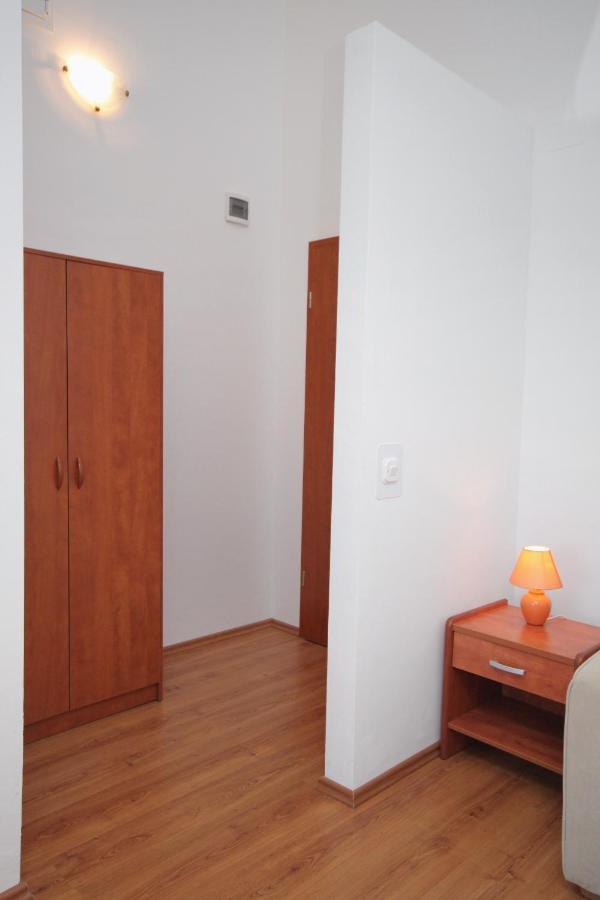 Apartments And Rooms With Parking Space Njivice, Krk - 5458 Εξωτερικό φωτογραφία