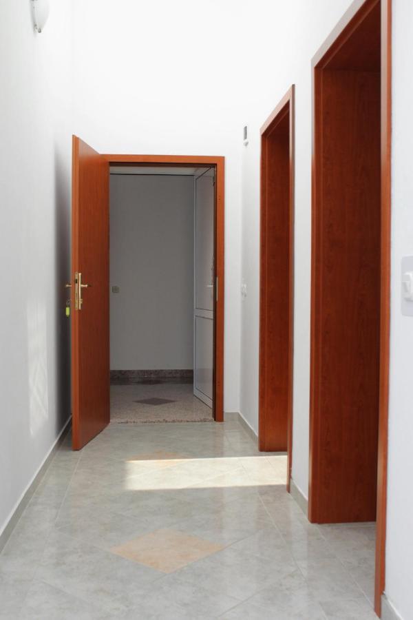 Apartments And Rooms With Parking Space Njivice, Krk - 5458 Εξωτερικό φωτογραφία