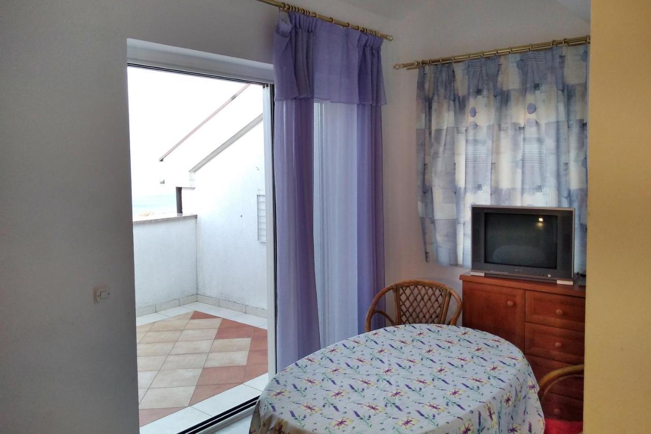 Apartments And Rooms With Parking Space Njivice, Krk - 5458 Εξωτερικό φωτογραφία