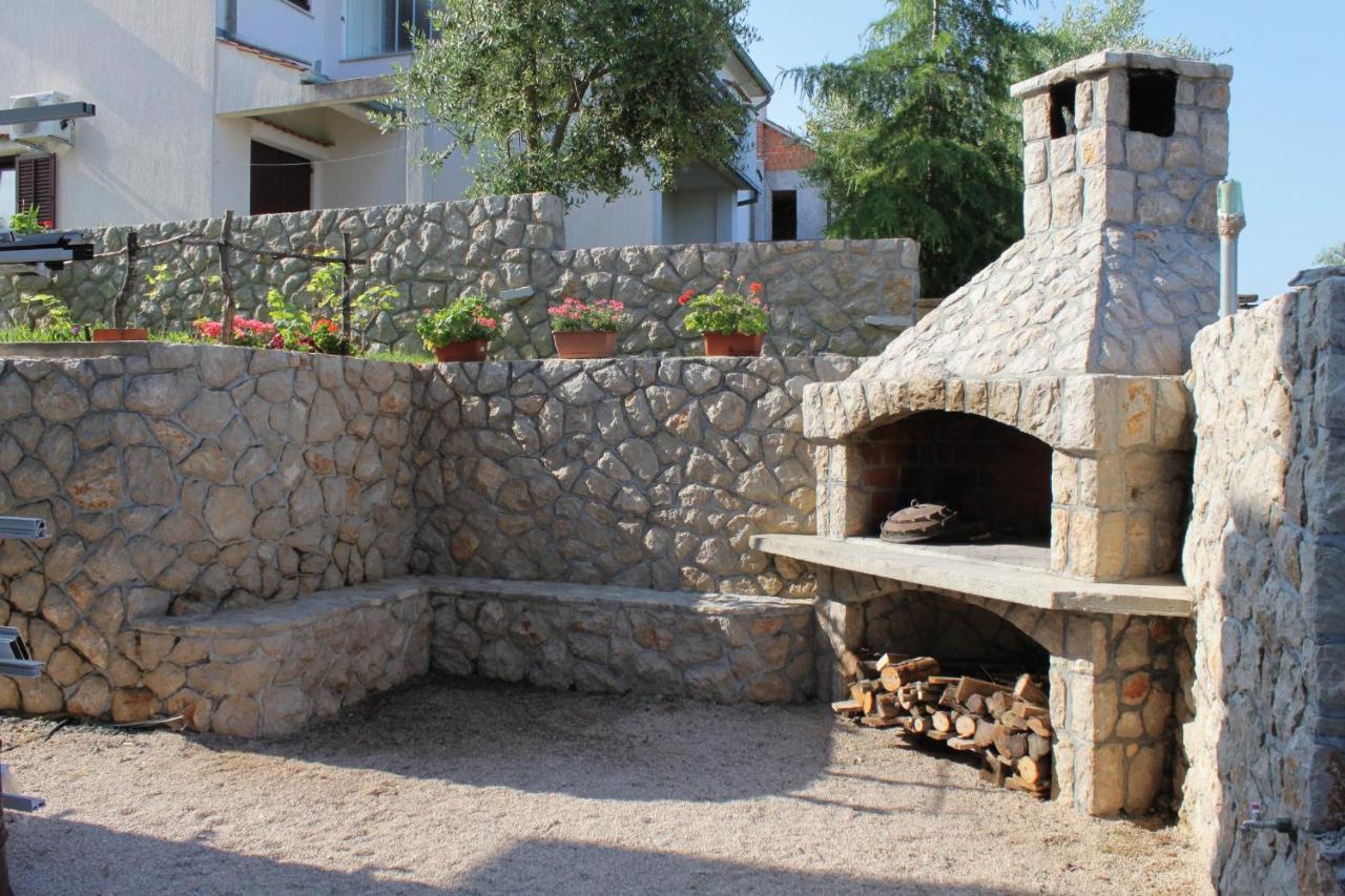 Apartments And Rooms With Parking Space Njivice, Krk - 5458 Εξωτερικό φωτογραφία