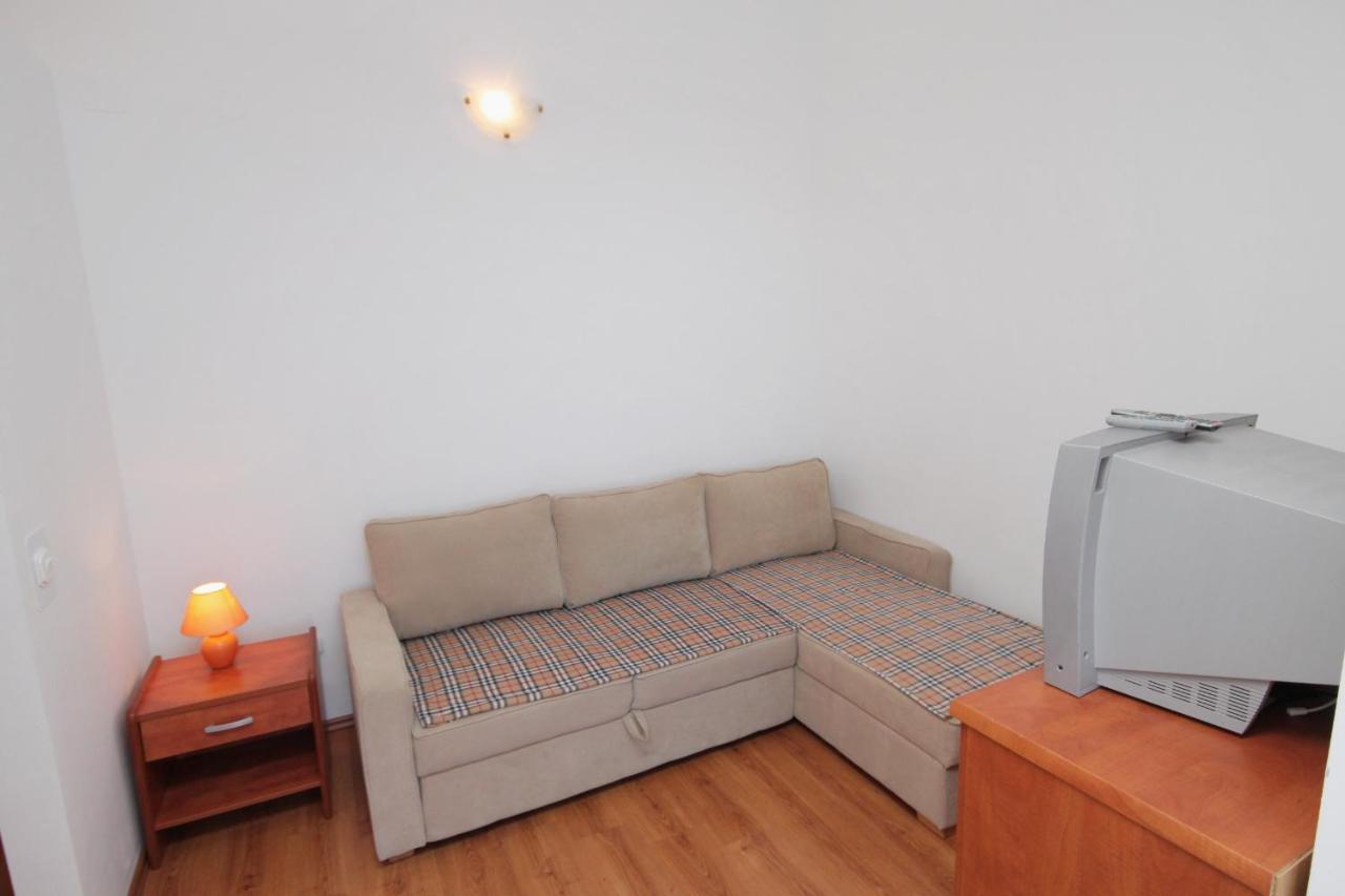 Apartments And Rooms With Parking Space Njivice, Krk - 5458 Εξωτερικό φωτογραφία