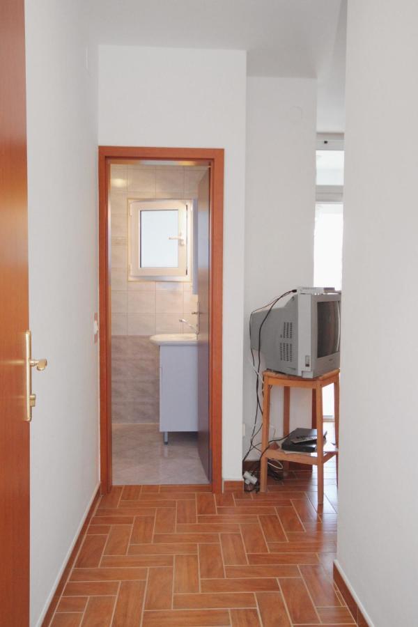 Apartments And Rooms With Parking Space Njivice, Krk - 5458 Εξωτερικό φωτογραφία